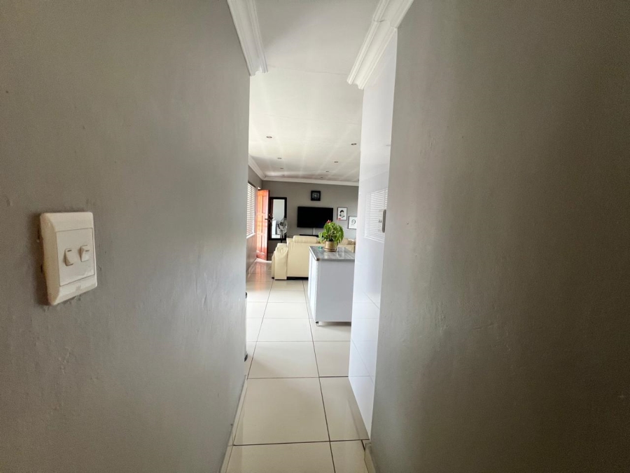 5 Bedroom Property for Sale in Blomanda Free State
